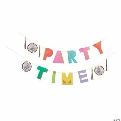 Brand new 𧨠Party Time Garland π